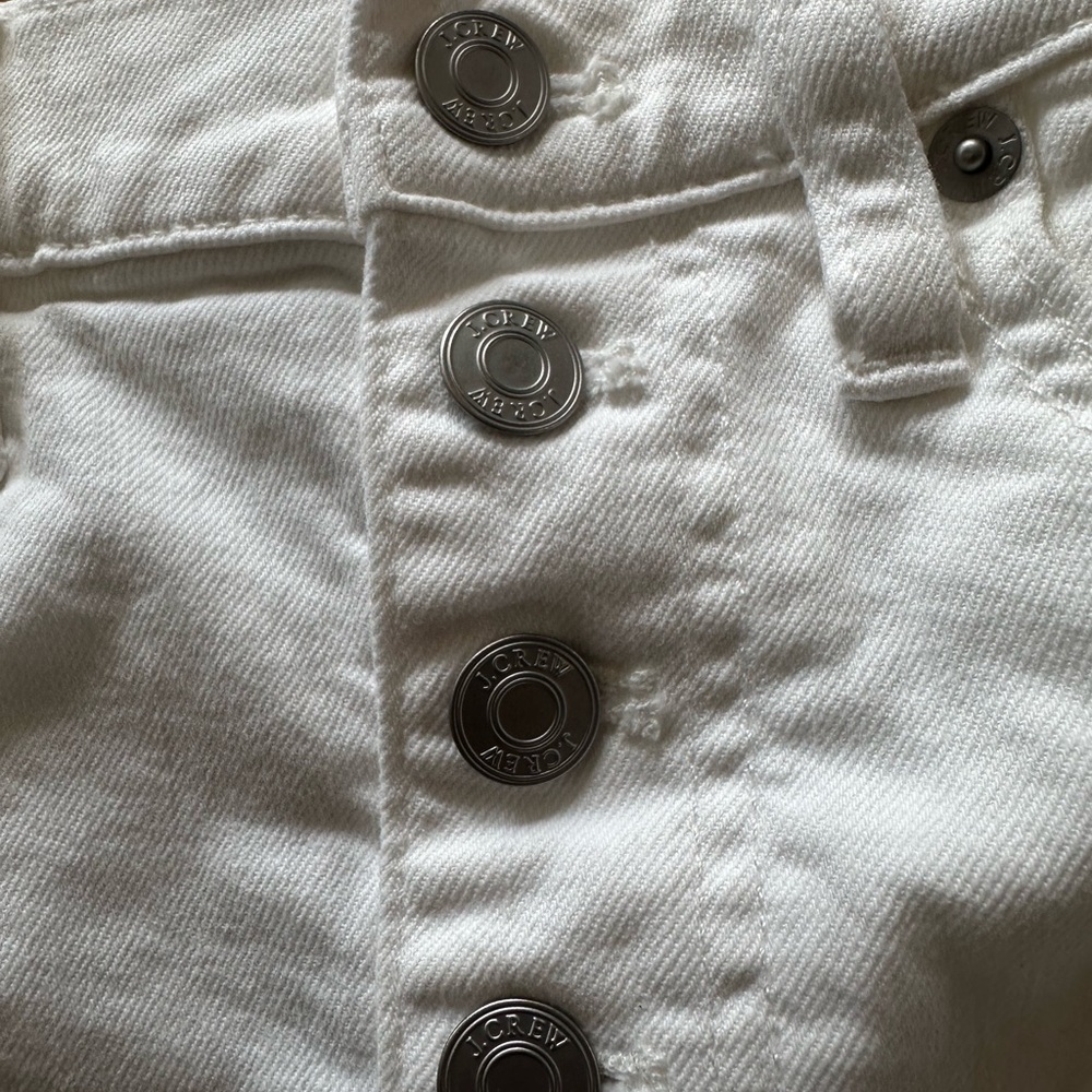 J. Crew Button-front denim skirt in crisp white. Size: 24 - Picture 9 of 16
